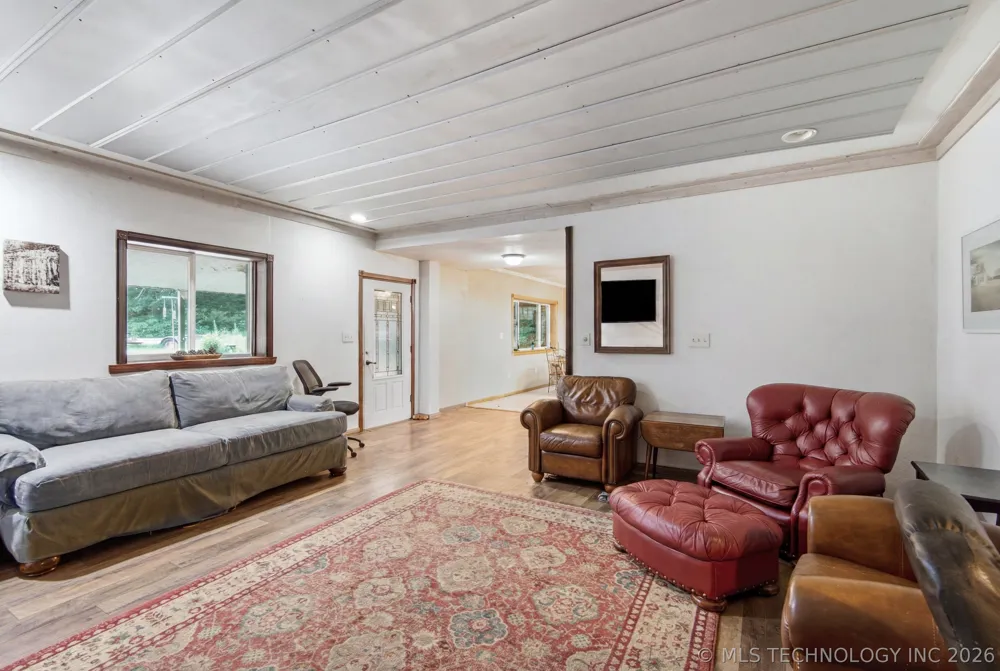 8049 Highway 10 Tahlequah, OK 74464