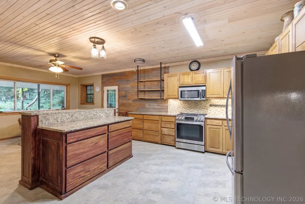 8049 Highway 10 Tahlequah, OK 74464