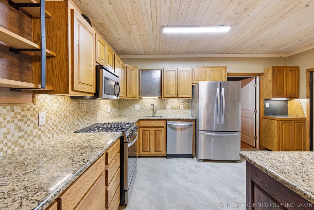 8049 Highway 10 Tahlequah, OK 74464