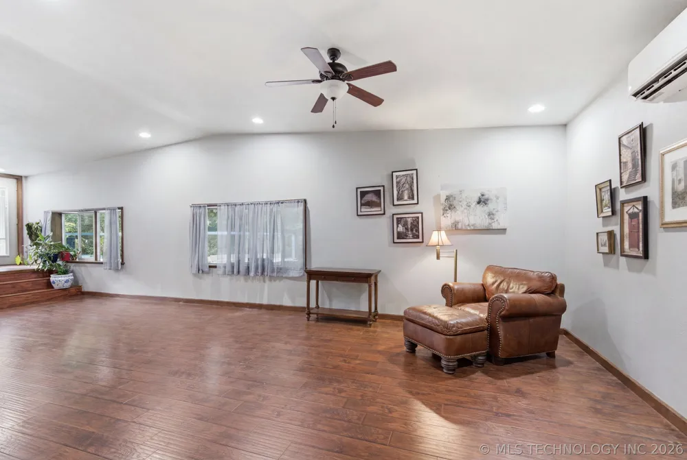 8049 Highway 10 Tahlequah, OK 74464