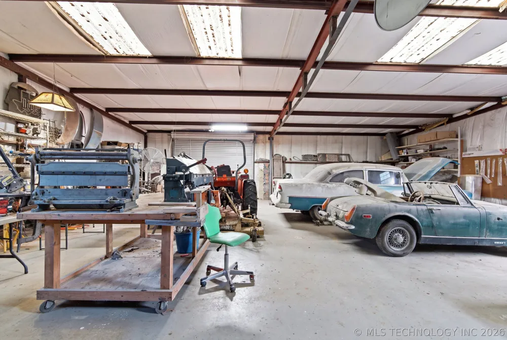 8049 Highway 10 Tahlequah, OK 74464