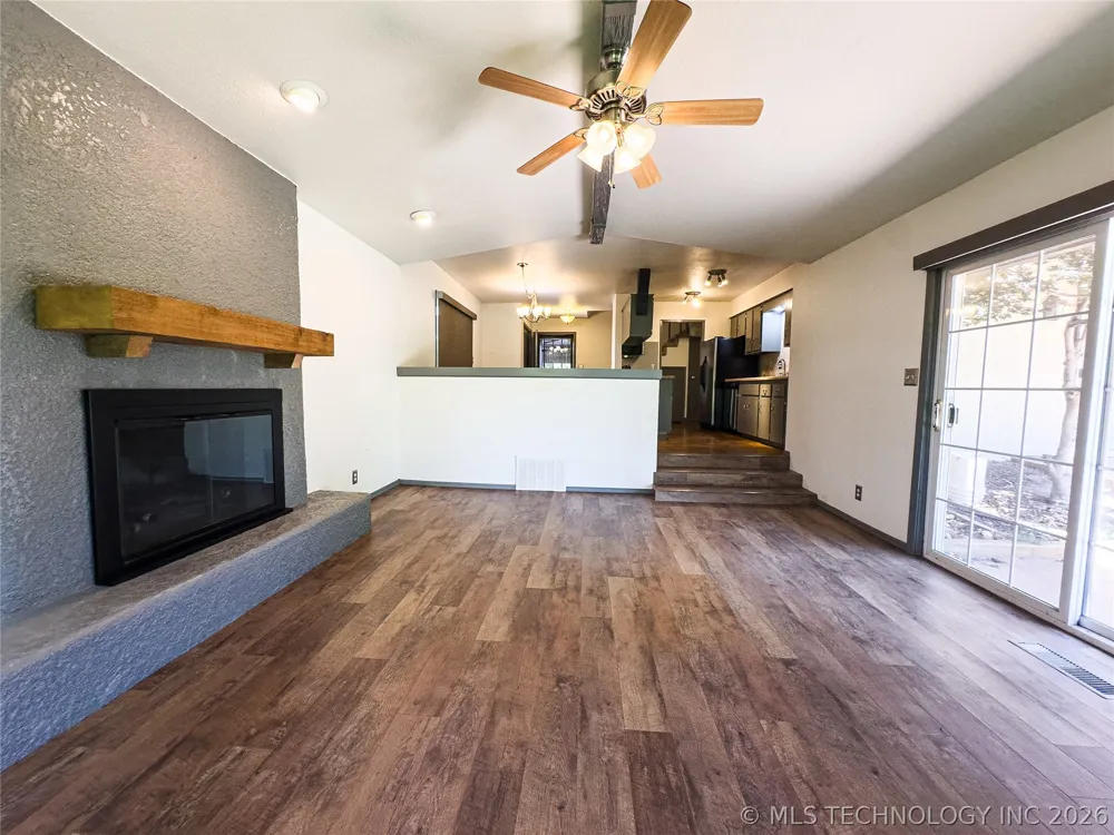 15921 E 131st Street S #2 Broken Arrow, OK 74011