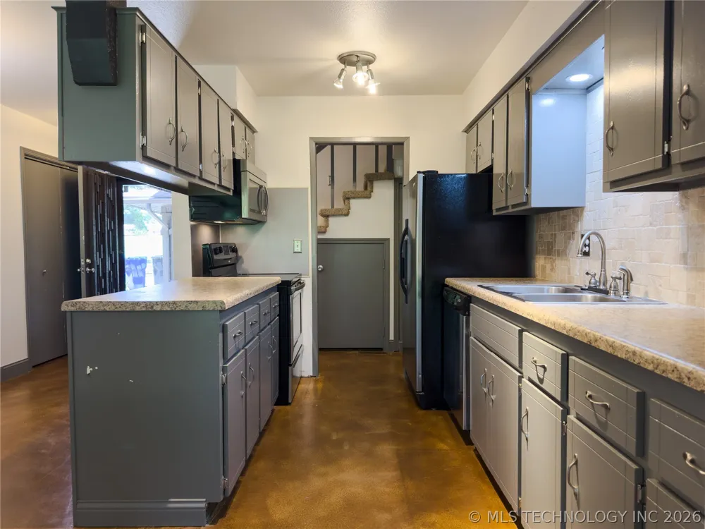 15921 E 131st Street S #2 Broken Arrow, OK 74011