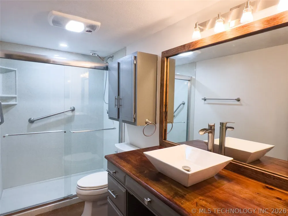 15921 E 131st Street S #2 Broken Arrow, OK 74011