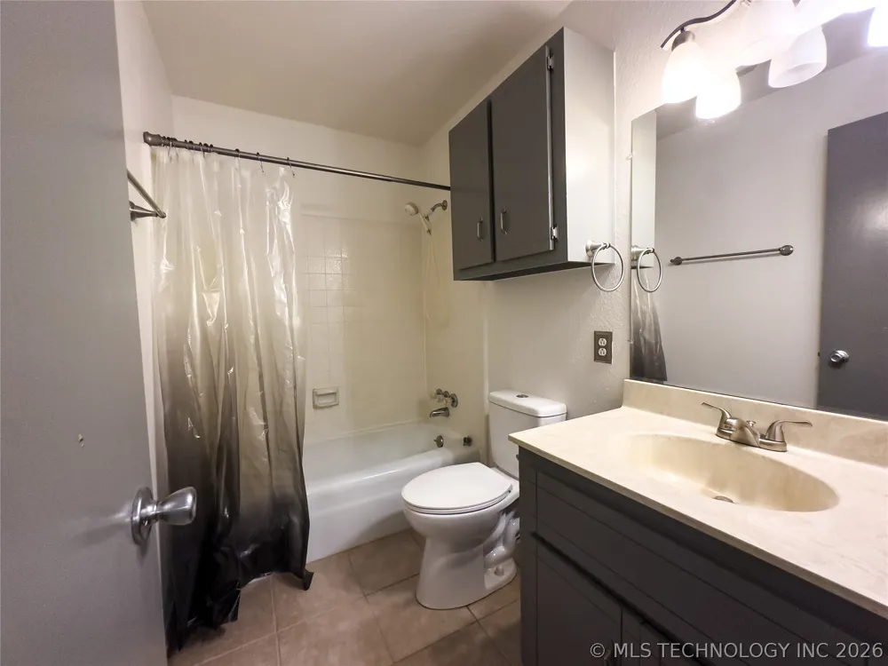 15921 E 131st Street S #2 Broken Arrow, OK 74011