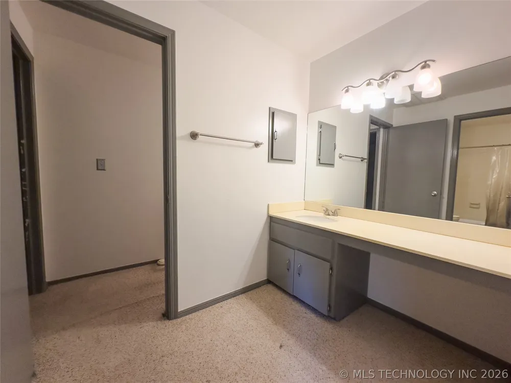 15921 E 131st Street S #2 Broken Arrow, OK 74011