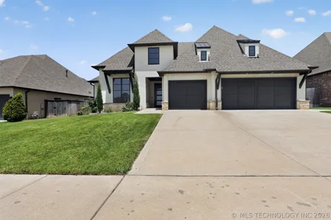 1119 W 86th Place S