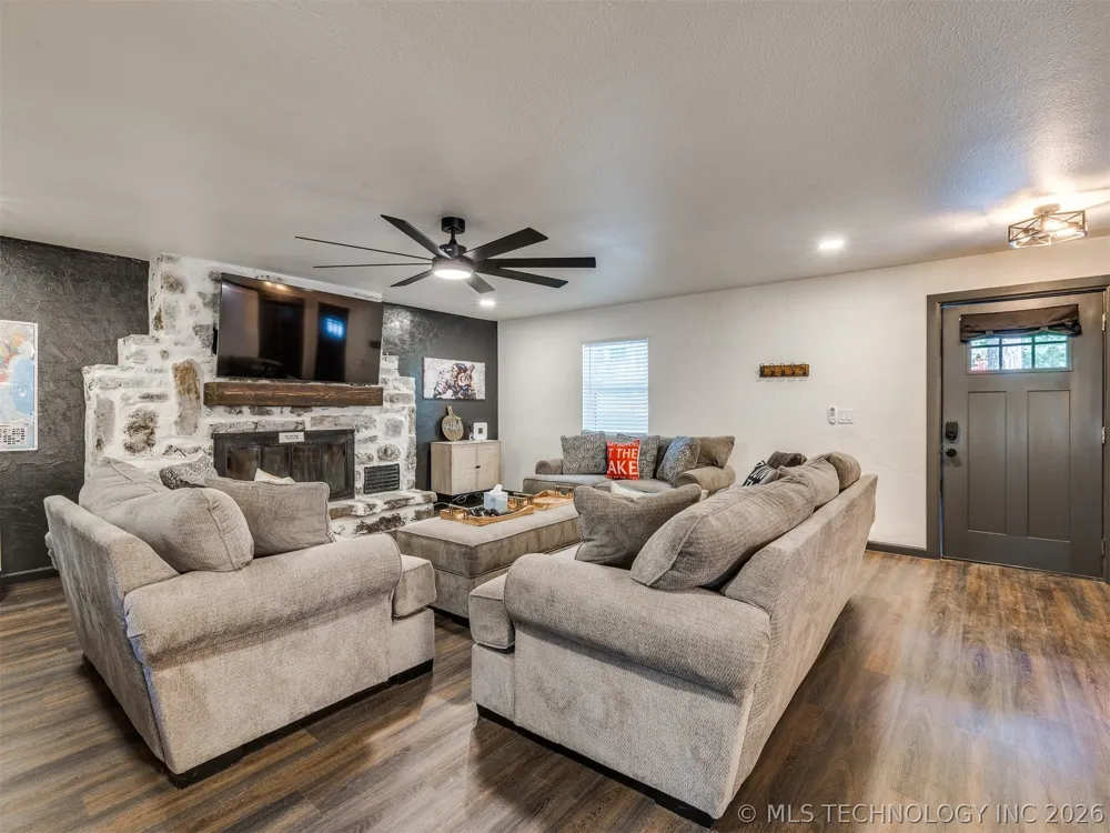 11 Port Duncan Afton, OK 74331