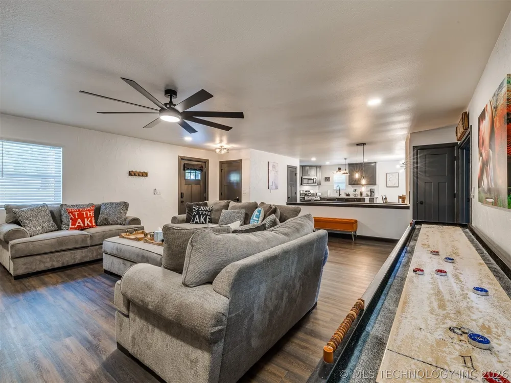 11 Port Duncan Afton, OK 74331