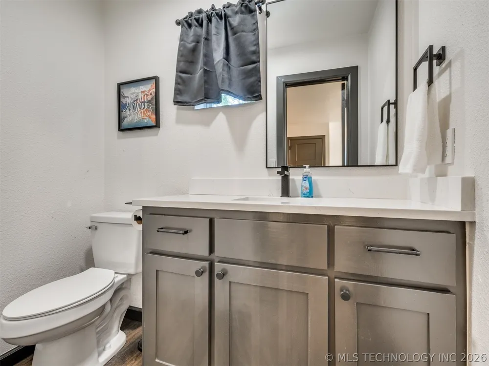 11 Port Duncan Afton, OK 74331