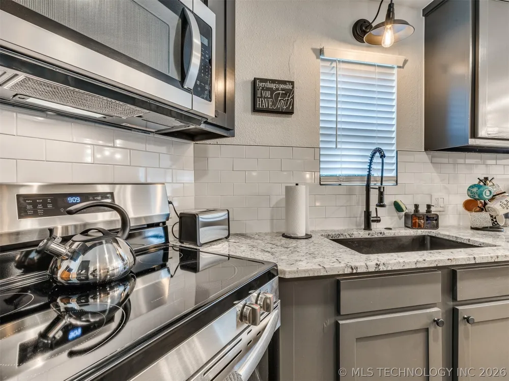 11 Port Duncan Afton, OK 74331