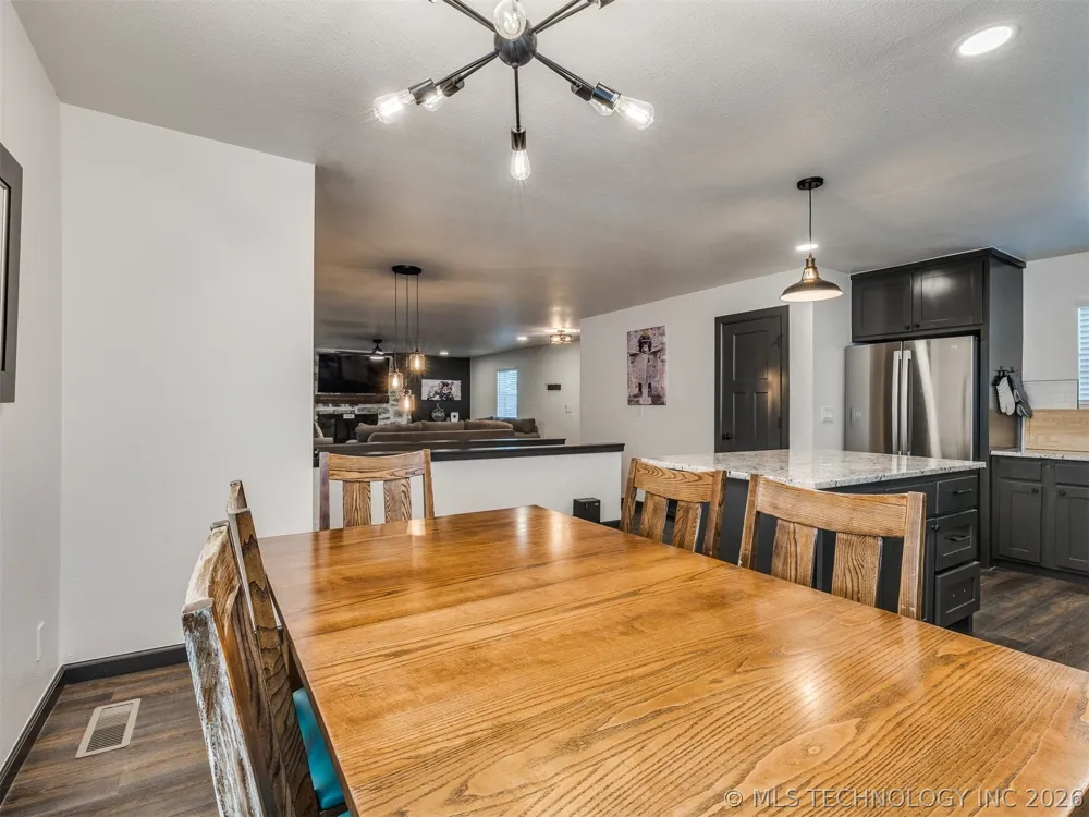 11 Port Duncan Afton, OK 74331