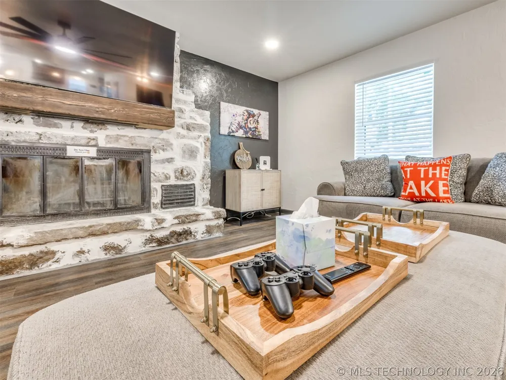 11 Port Duncan Afton, OK 74331