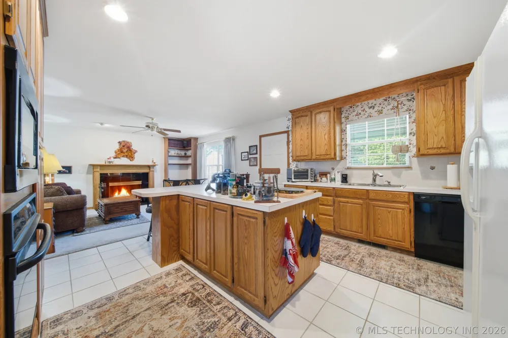 9867 S Maybelle Avenue Jenks, OK 74037