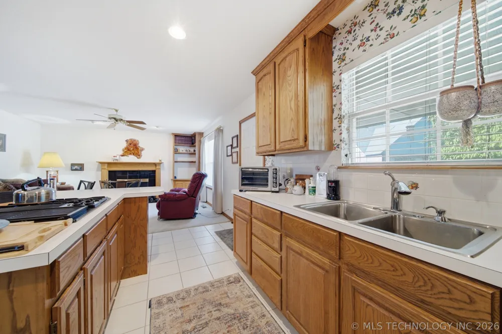 9867 S Maybelle Avenue Jenks, OK 74037