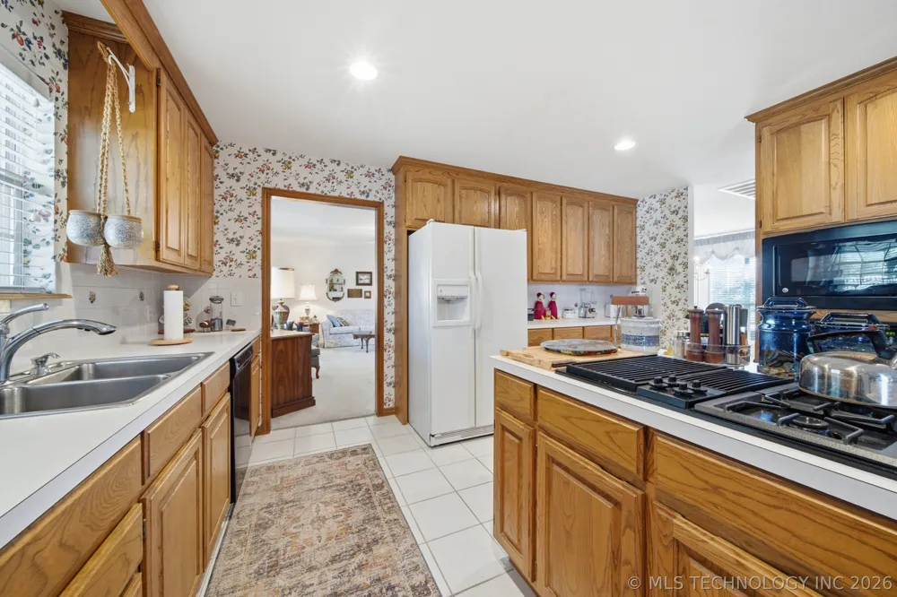 9867 S Maybelle Avenue Jenks, OK 74037