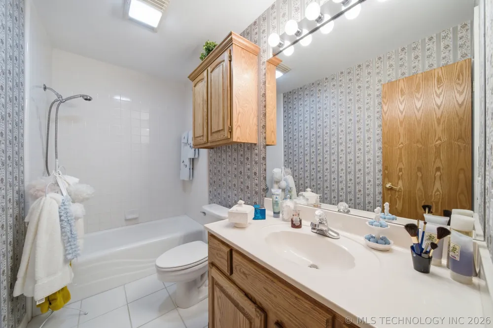 9867 S Maybelle Avenue Jenks, OK 74037