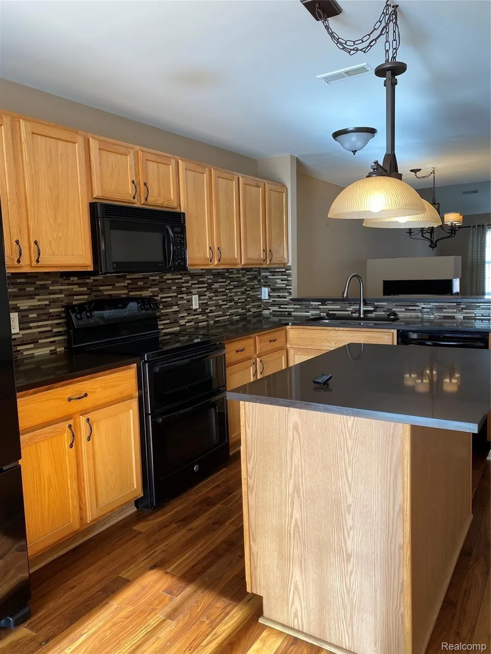 1394 Ashford Court Troy City, MI 48084