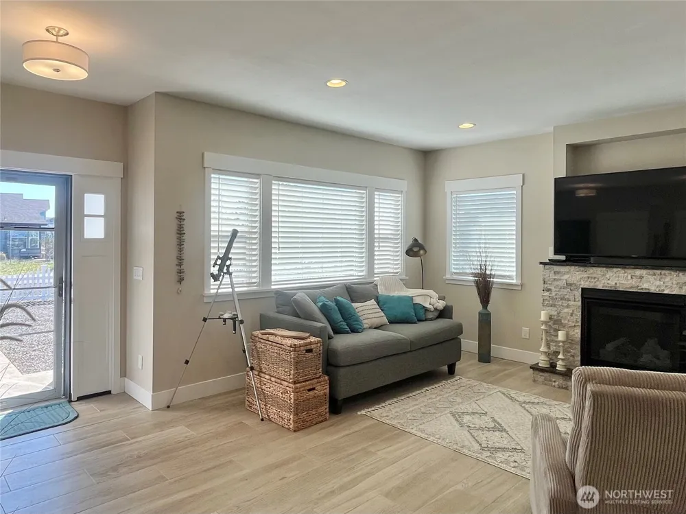 1439 Diamond Head Avenue SW Ocean Shores, WA 98569