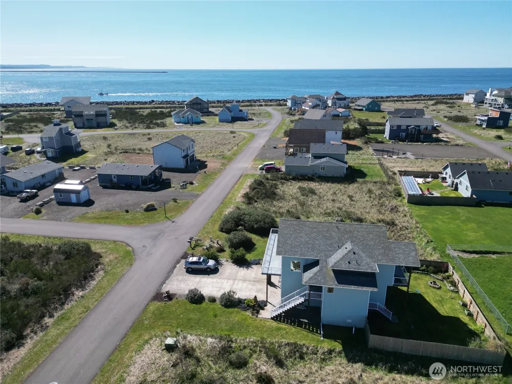 1439 Diamond Head Avenue SW Ocean Shores, WA 98569