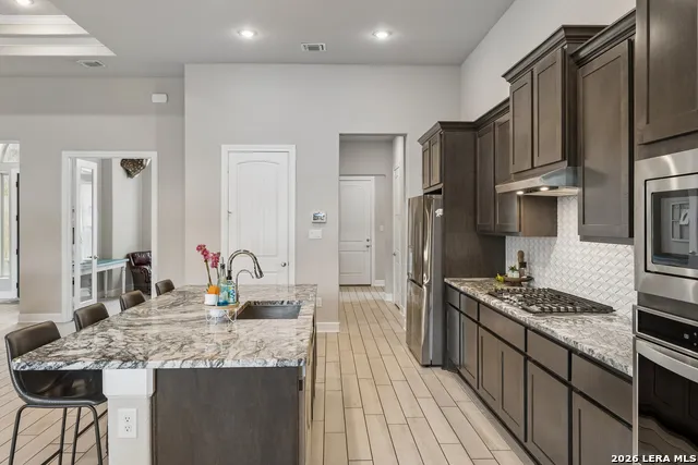 527 James Way Castroville, TX 78009