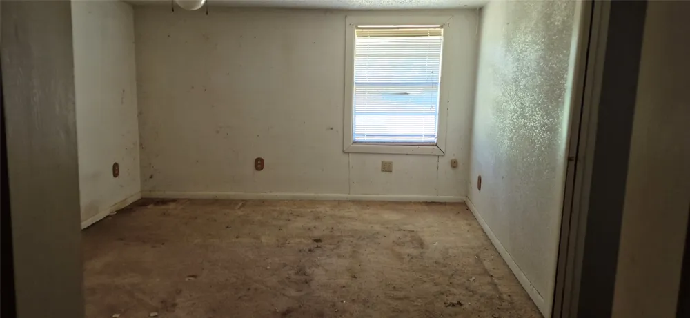 166 Seldon Loop Bowie, TX 76230