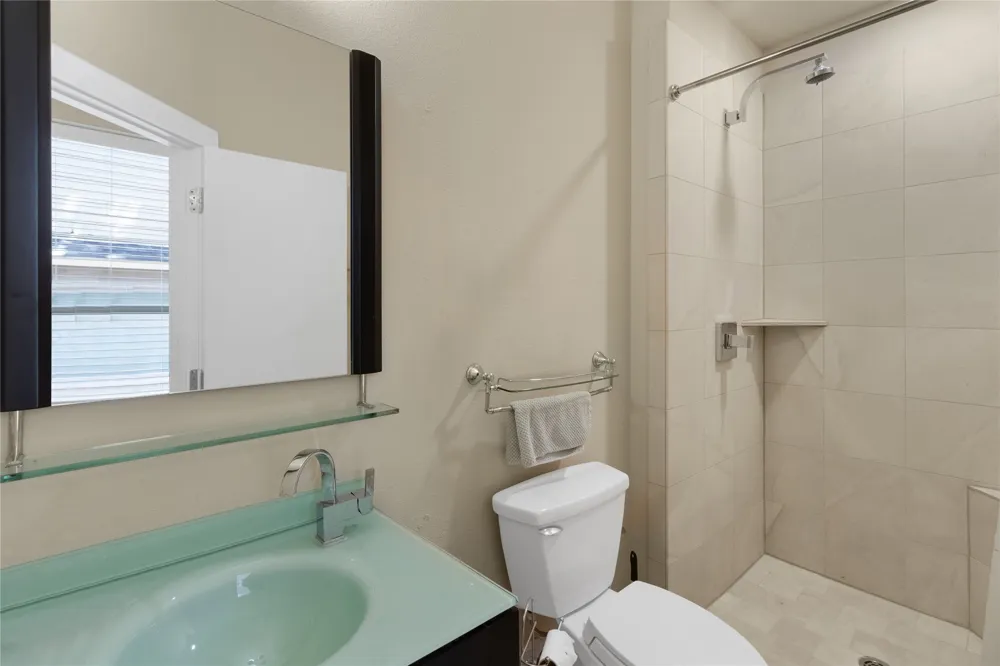3915 Congress Avenue #200 Dallas, TX 75219