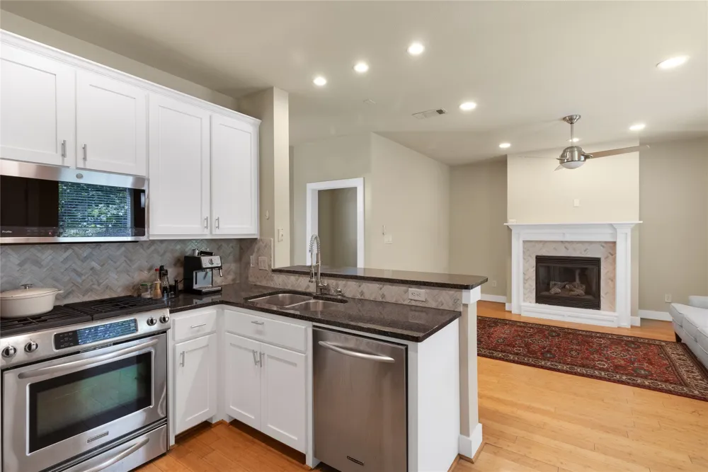 3915 Congress Avenue #200 Dallas, TX 75219