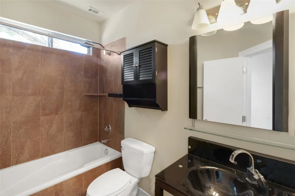 3915 Congress Avenue #200 Dallas, TX 75219