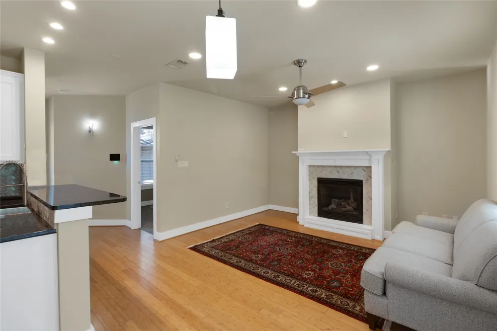 3915 Congress Avenue #200 Dallas, TX 75219