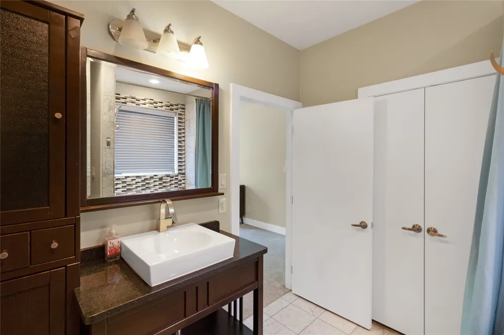 3915 Congress Avenue #200 Dallas, TX 75219