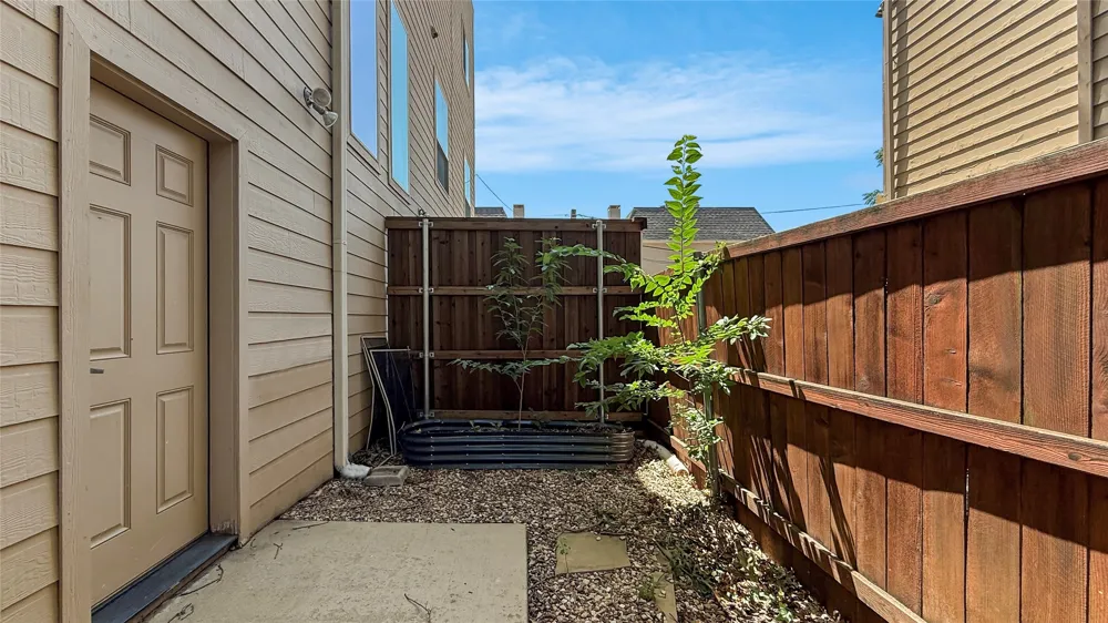 3915 Congress Avenue #200 Dallas, TX 75219