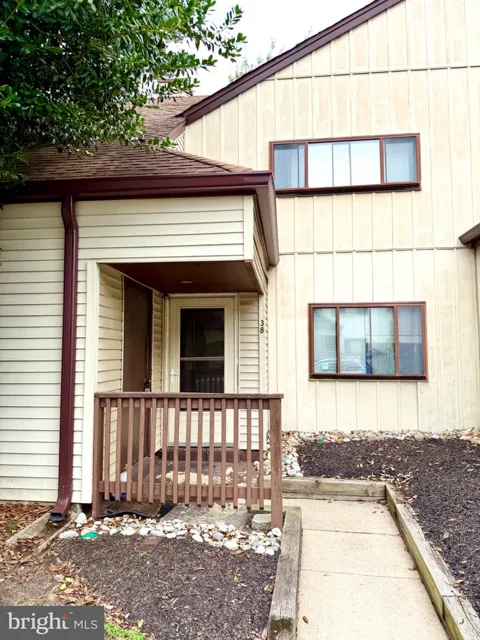 38 CHISWICK DRIVE