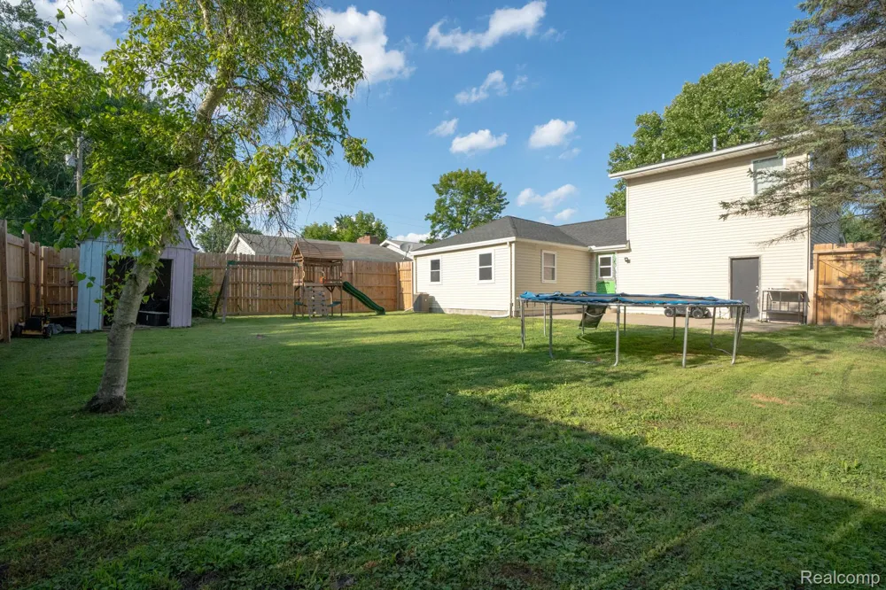 108 Carolina Avenue Marysville City, MI 48040