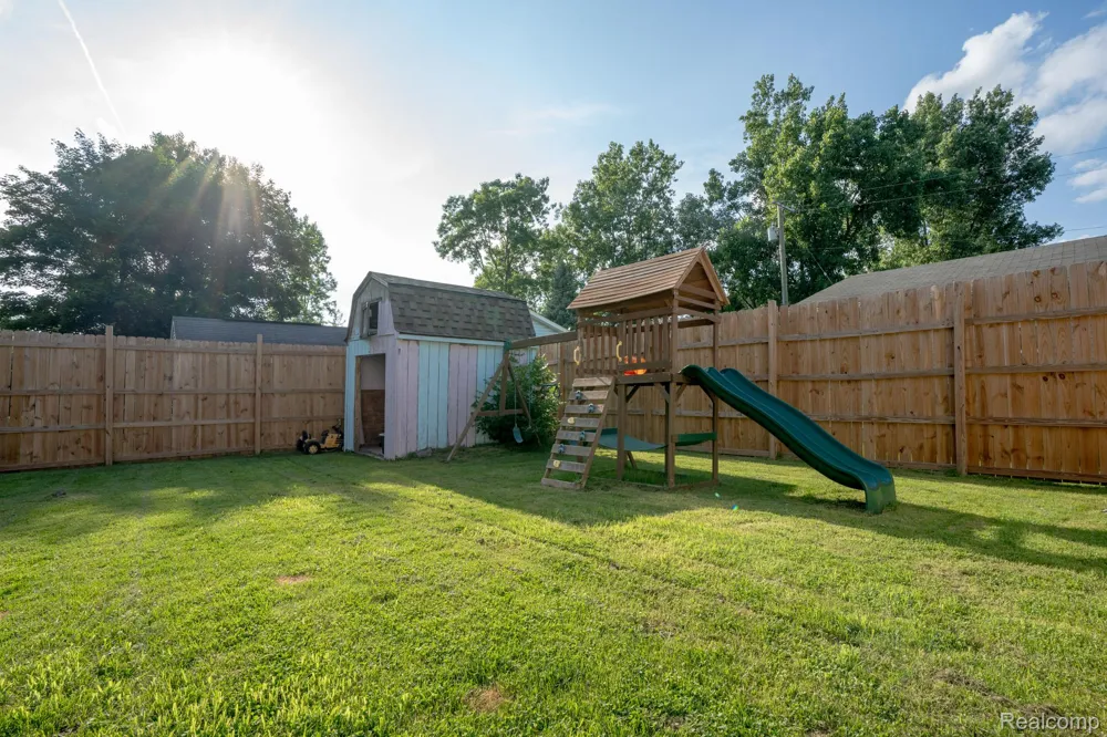108 Carolina Avenue Marysville City, MI 48040