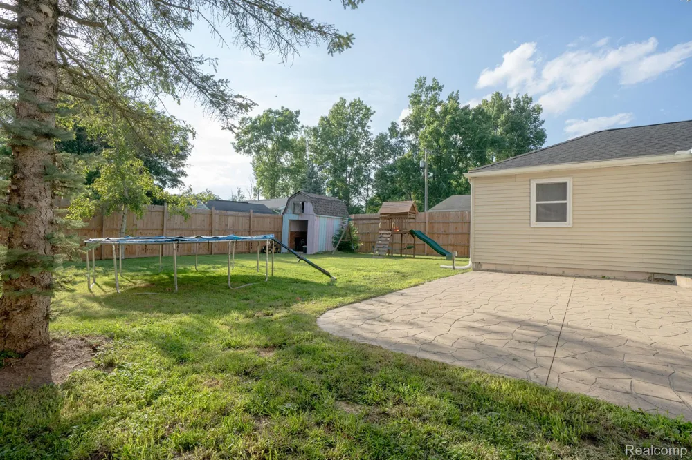 108 Carolina Avenue Marysville City, MI 48040