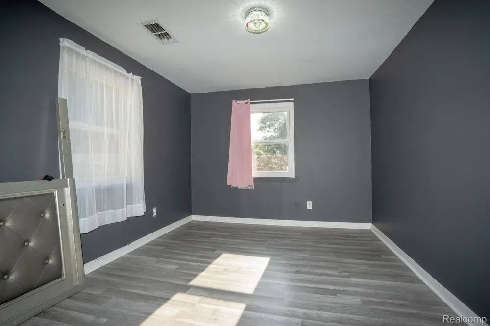 108 Carolina Avenue Marysville City, MI 48040