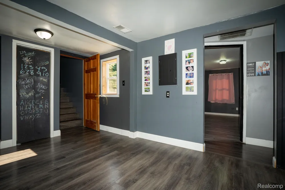 108 Carolina Avenue Marysville City, MI 48040