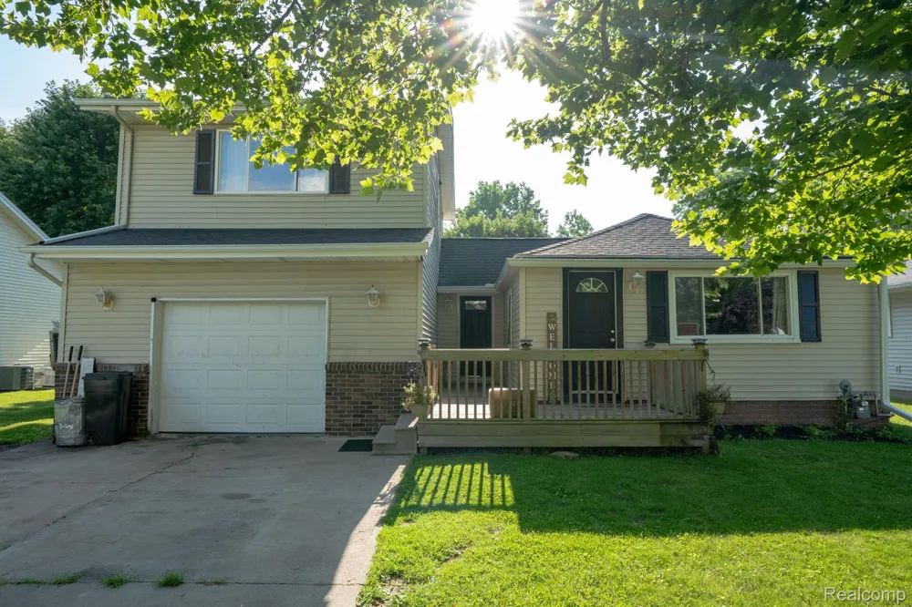 108 Carolina Avenue Marysville City, MI 48040