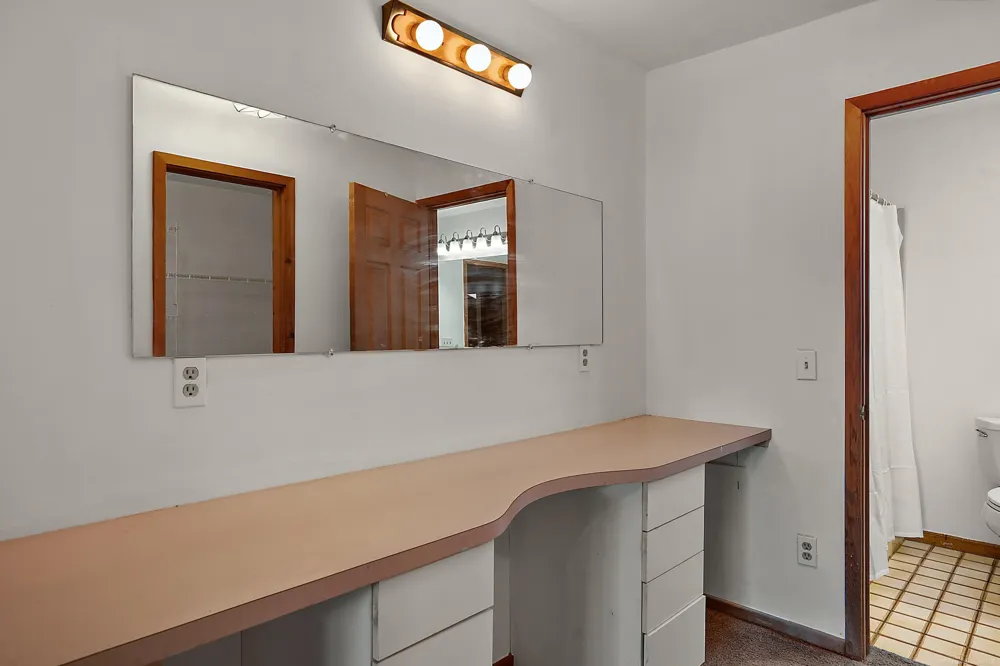11535 Longden Avenue Pinckney Village, MI 48169
