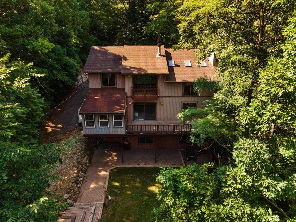 11535 Longden Avenue Pinckney Village, MI 48169