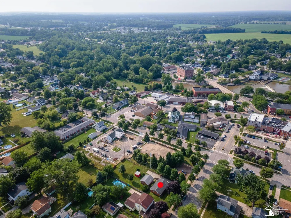 240 Ypsilanti Street Dundee Village, MI 48131