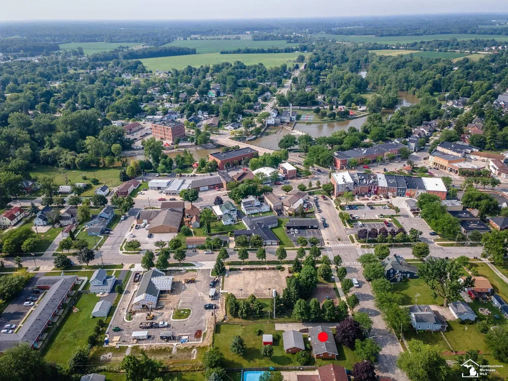 240 Ypsilanti Street Dundee Village, MI 48131