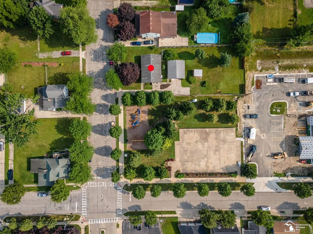 240 Ypsilanti Street Dundee Village, MI 48131