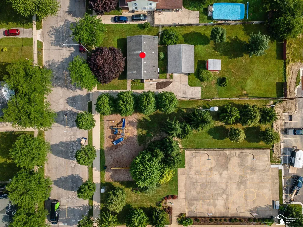 240 Ypsilanti Street Dundee Village, MI 48131