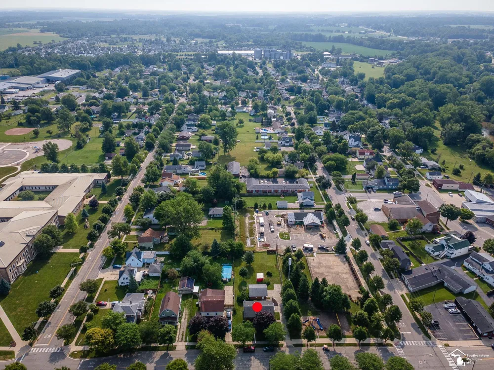 240 Ypsilanti Street Dundee Village, MI 48131
