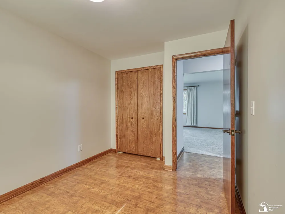 240 Ypsilanti Street Dundee Village, MI 48131
