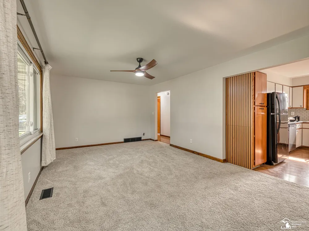 240 Ypsilanti Street Dundee Village, MI 48131
