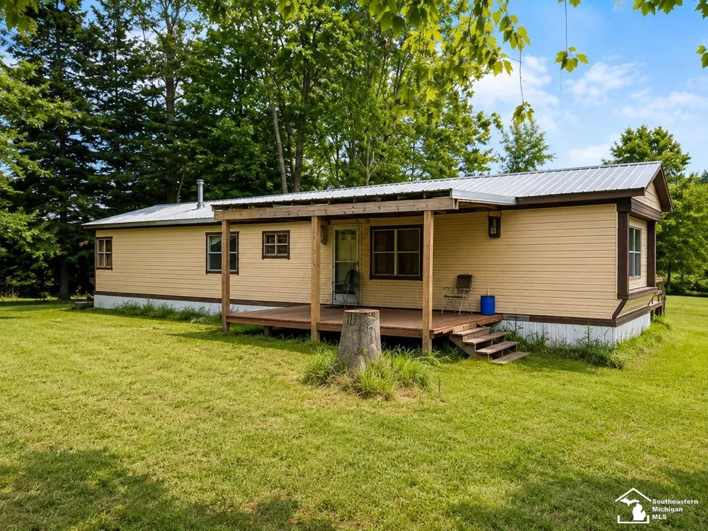 13881 Airport Road Avery Township, MI 49709