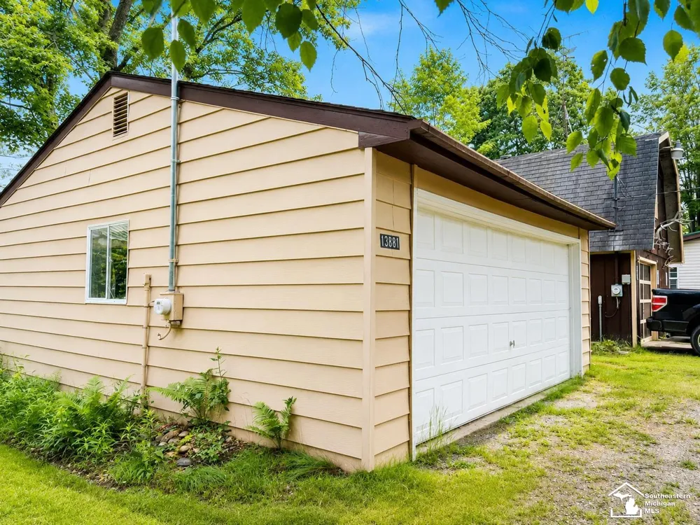 13881 Airport Road Avery Township, MI 49709